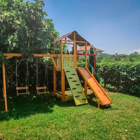 Moiata Kashta Konukevi 3*